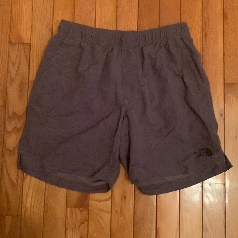 The North Face Quick Dry Shorts (Gray)